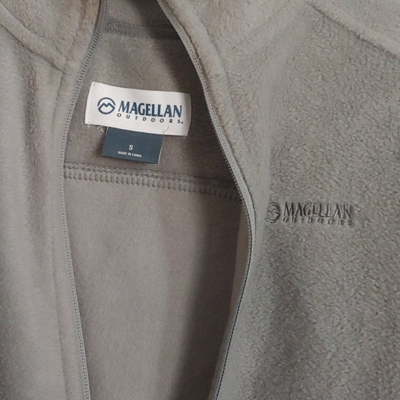 Magellan grey fleece Sweater - Picture 2 of 3